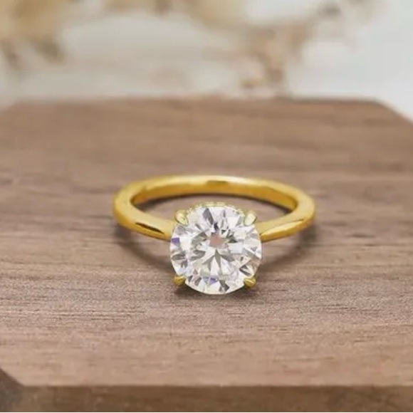 Stunning 2 carat engagement ring. Size 7 NEW - Picture 5 of 9